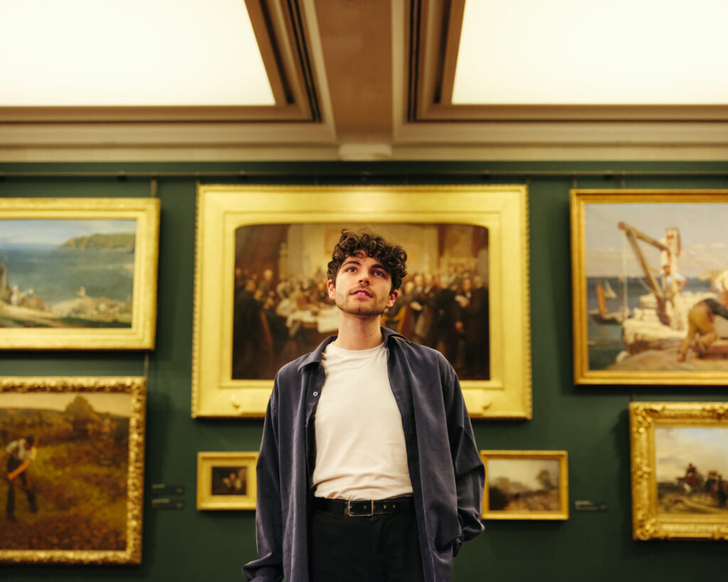Things to do in the City of London - Man in Guildhall Gallery