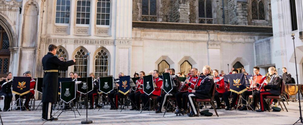 Military bands live in Guildhall Yard
