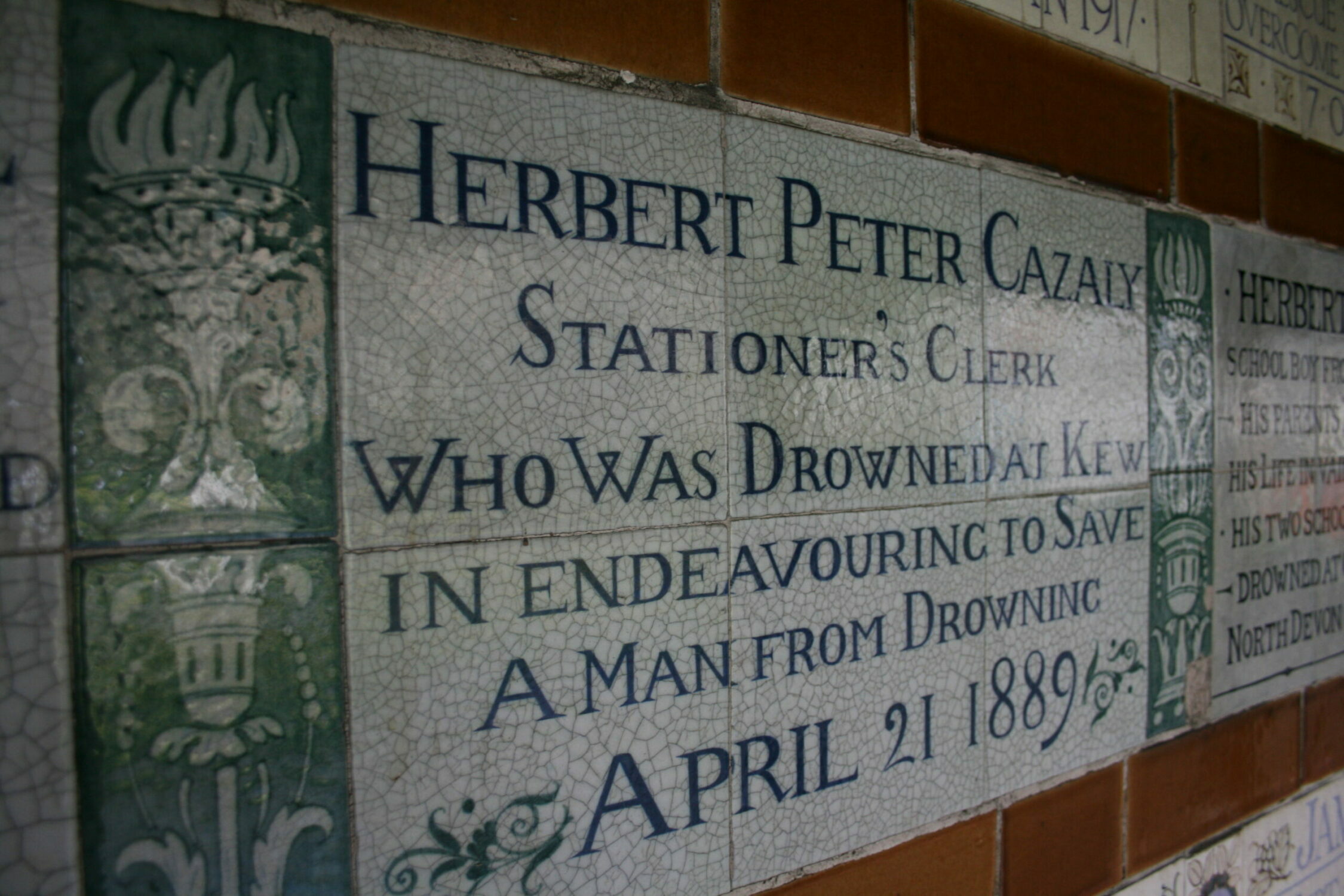 Image showing a plaque to remember those of self sacrifice in Postmans Park